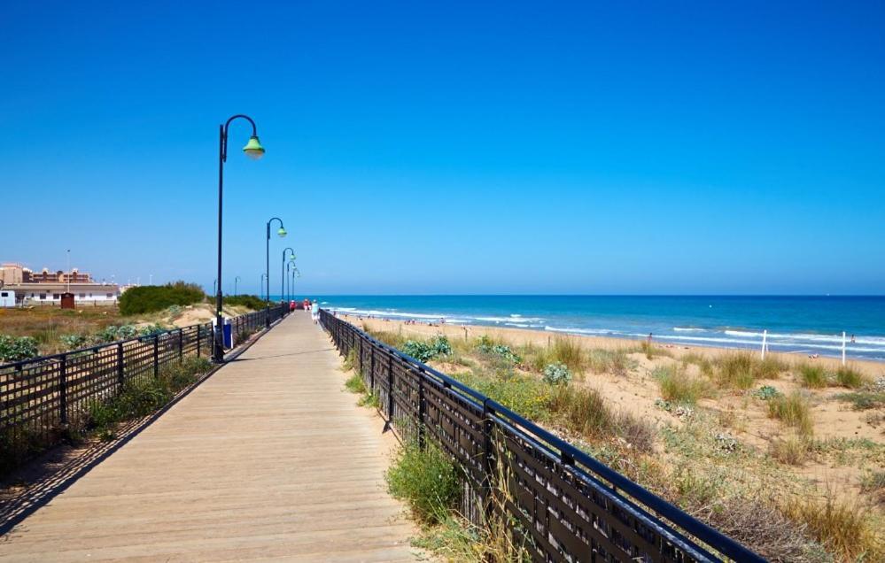 Apartment With Pool, Sea Views & Balcony Less Than 10Min Walk To La Mata Beach! Torrevieja Buitenkant foto